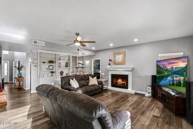 Building Photo - 871 Via Alegre Ln