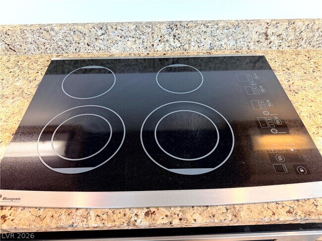 Building Photo - 322 Karen Ave