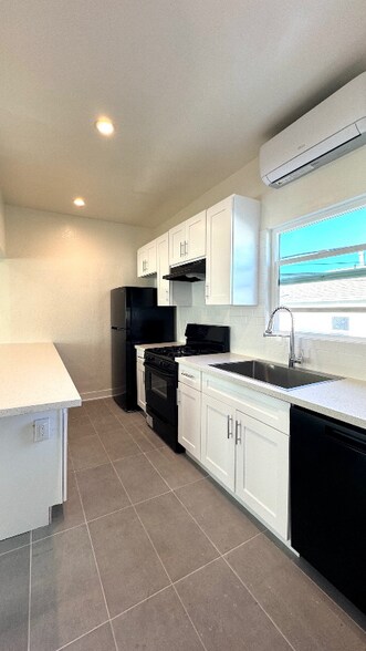 Building Photo - 131 Olive St