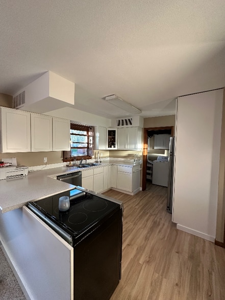 Building Photo - 1115-1115 Duluth Ave N