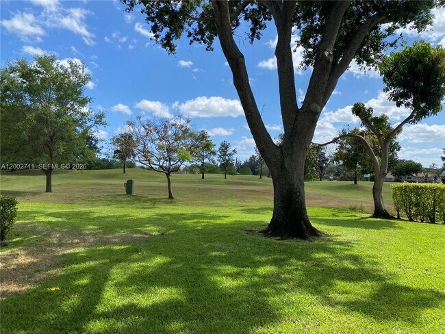 Building Photo - 2471 SW 82nd Ave