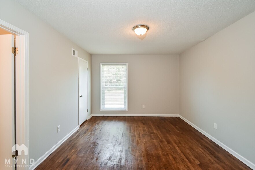 Building Photo - 1333 Mary Jane Ave