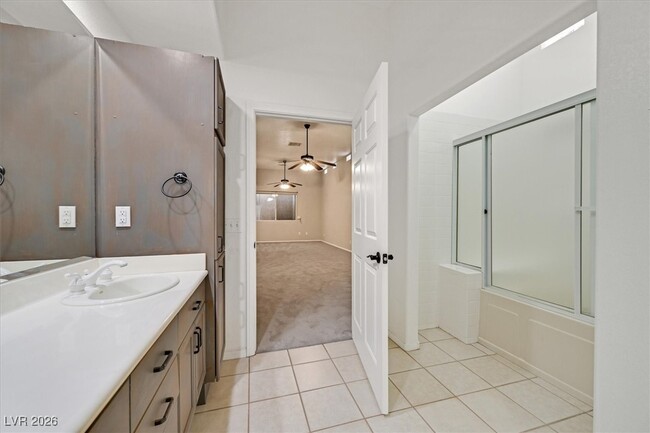 Building Photo - 391 E Kimberly Dr