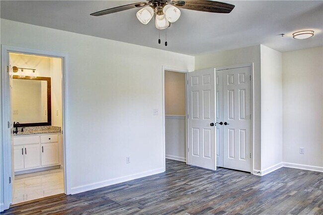 Building Photo - 203 Morris Ln