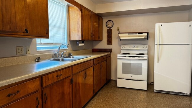 Building Photo - Charming 3-Bedroom Home in Dunnellon – Spacious Living with Modern Comforts!
