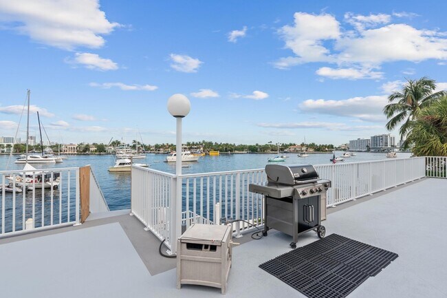 Building Photo - 95 N Birch Rd