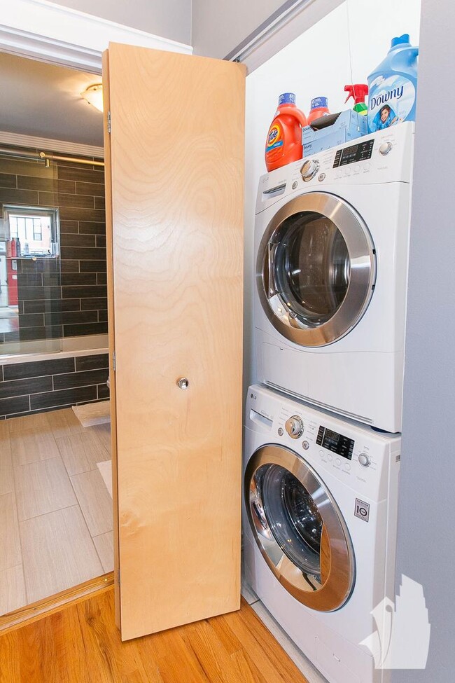 Building Photo - 1 bedroom in Chicago IL 60616