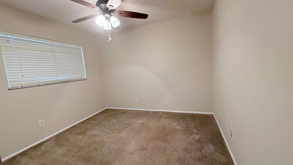 Building Photo - 603 Pheasant Ave