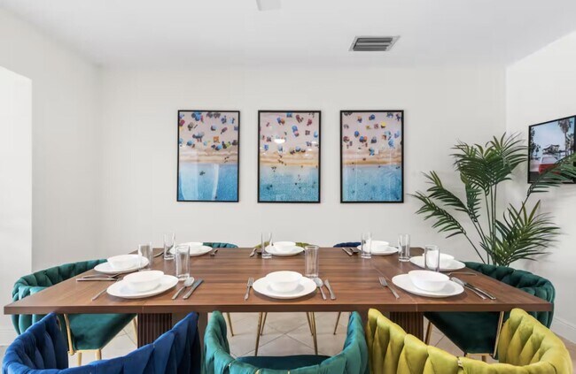 Building Photo - 3351 NW 67th St