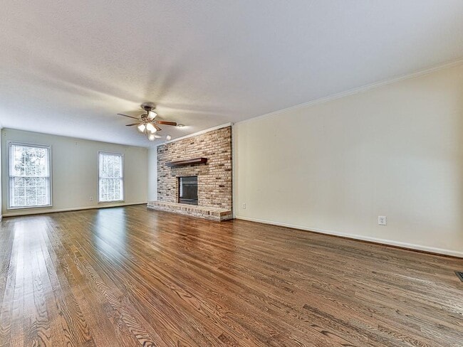 Building Photo - 63 Geraldine Dr SE