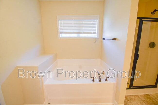 Building Photo - 76 Lumina Ct