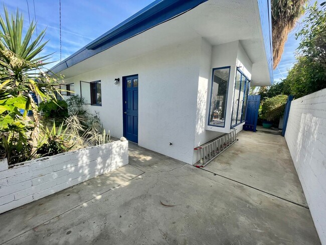 Building Photo - COMING SOON! 1 Bedroom 1 Bathroom Apartmen...