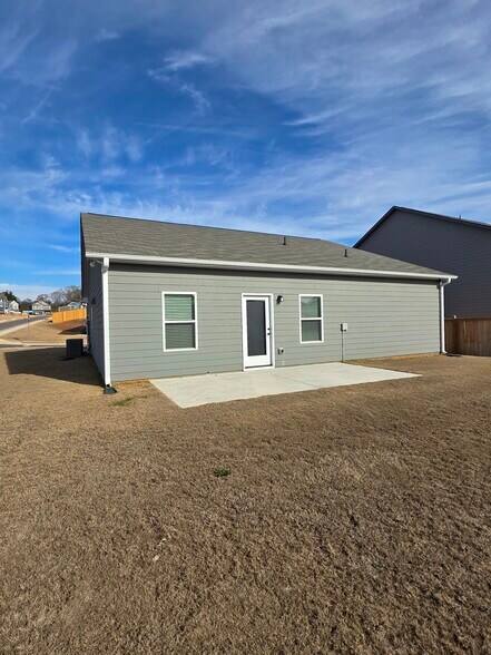 Building Photo - 123 Duncan Farm Dr NW