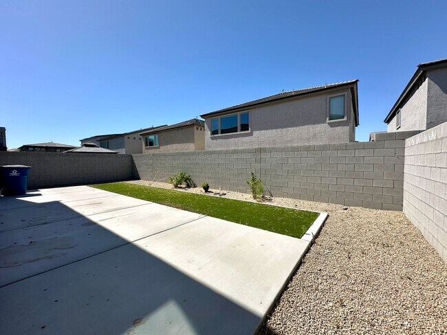 Building Photo - 640 Stone Hammer Ave