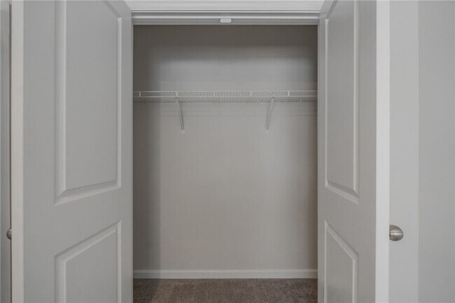 Building Photo - 14 Loebner Ln