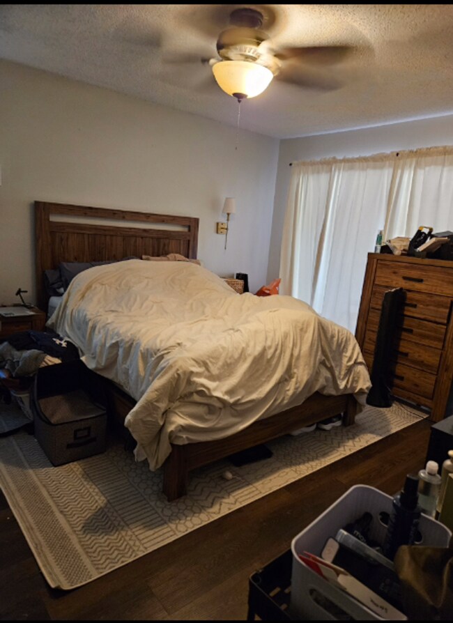 Building Photo - Newly remodeled 2 bedroom, 2 bathroom home...