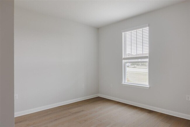 Building Photo - 8512 Dongan Dr