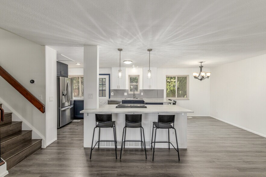 Building Photo - 1549 S Evanston St