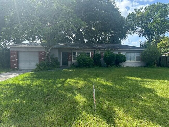 Primary Photo - Beautiful 3 bedroom, 2 bath home located i...