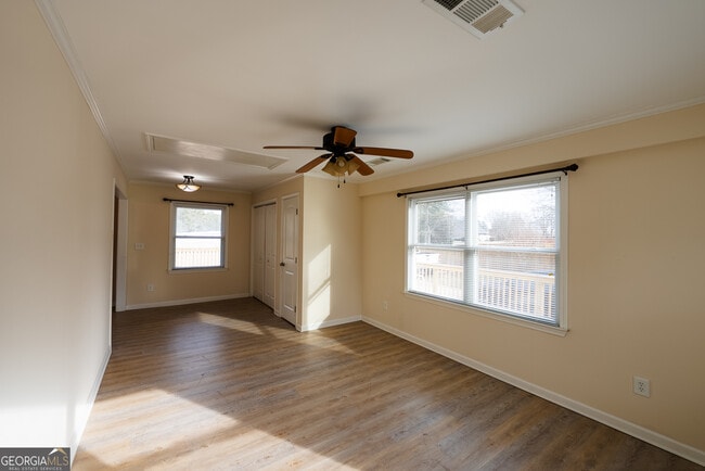 Building Photo - 953 McCullough Rd