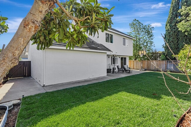 Building Photo - 427 Summerwood Dr