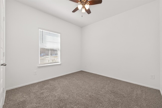 Building Photo - 7427 Audubon Russet Dr