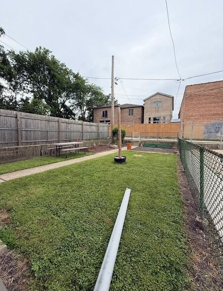 Building Photo - 2628 S Throop St