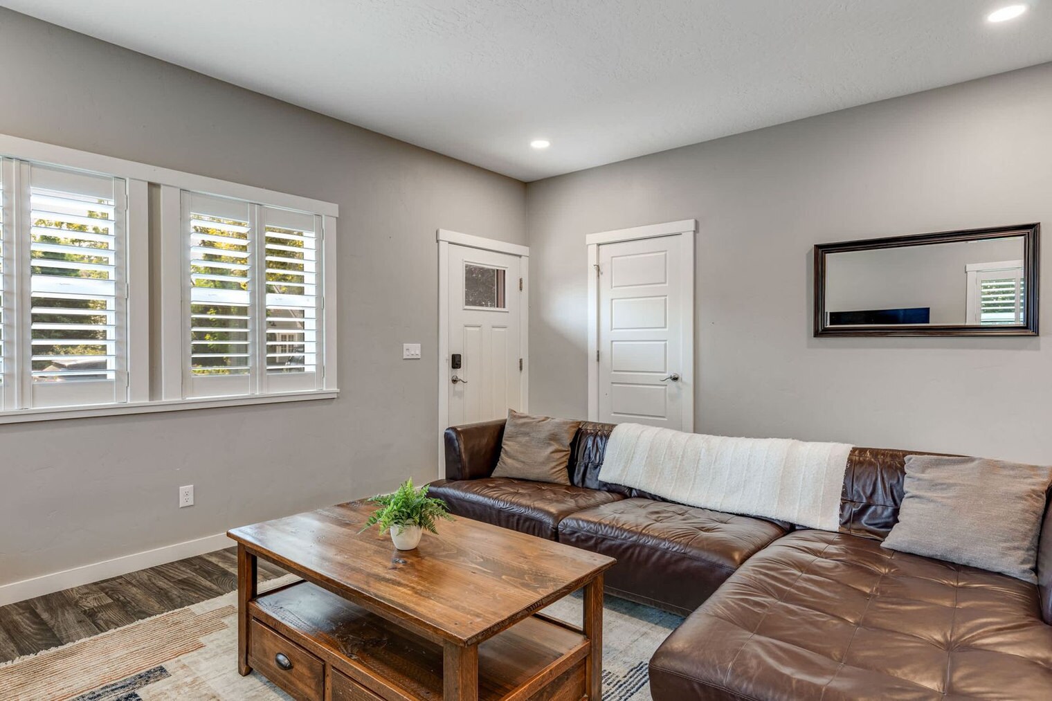 Building Photo - 1800 W Idaho St