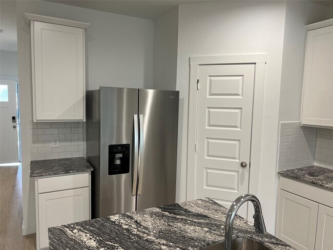 Building Photo - 4906 Arvida Ln