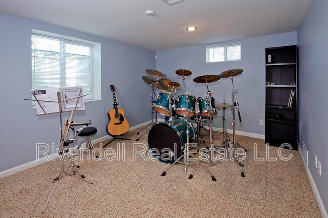 Building Photo - 1230 Havana St