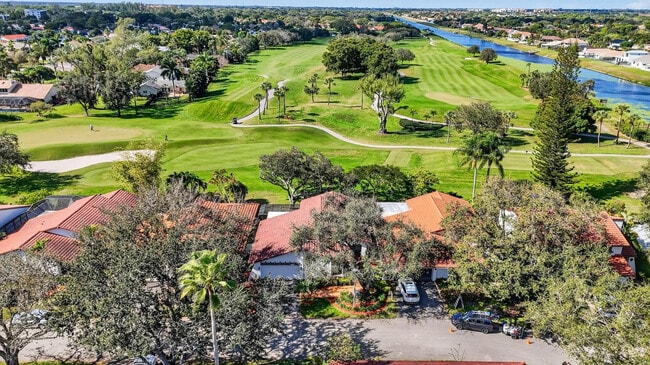 Building Photo - 661 Hollows Cir