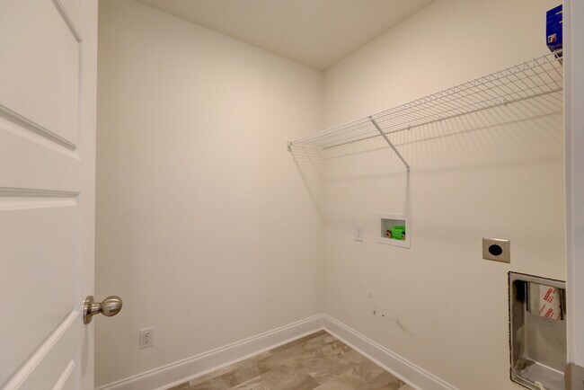 Building Photo - 1385 Harmon Ln