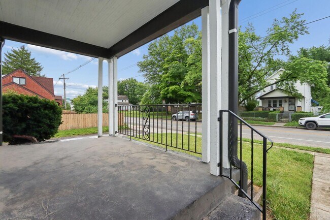 Building Photo - 1470 E Weber Rd