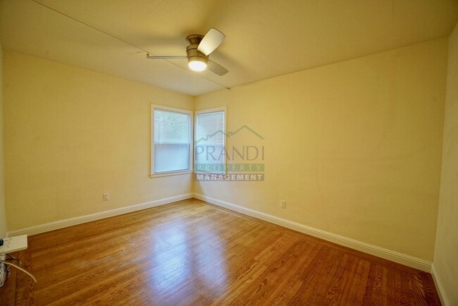 Building Photo - Available Now! 3 Bedroom San Rafael House