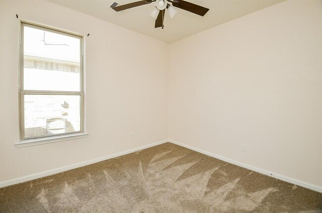 Building Photo - 25410 Champion Ridge Ct