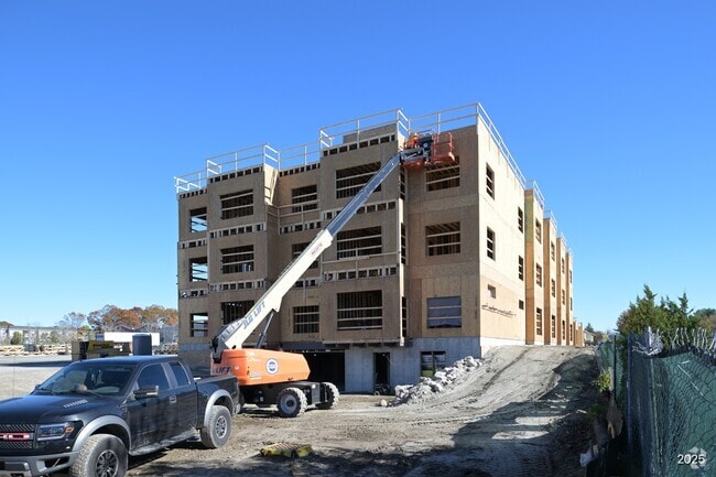 Building Photo - Delano
