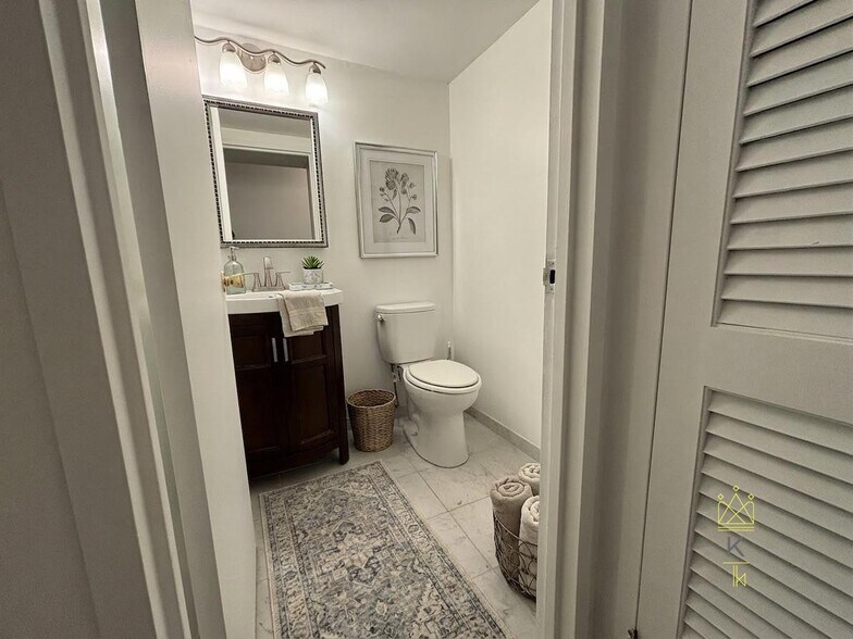 Building Photo - 135 Pleasant St