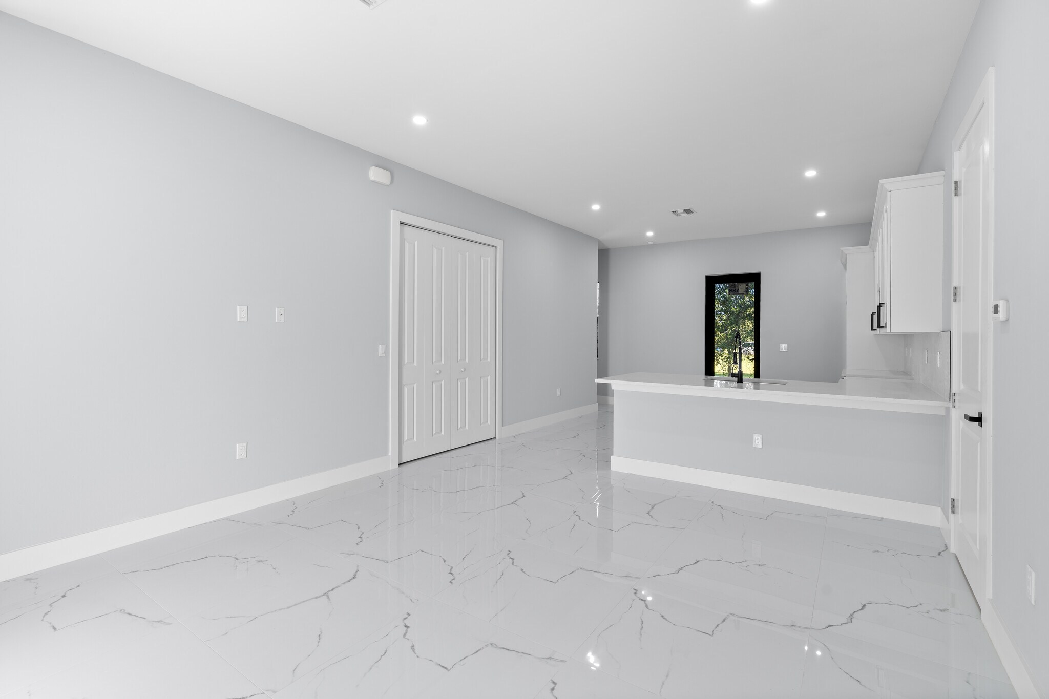 Building Photo - 3501 10th St SW