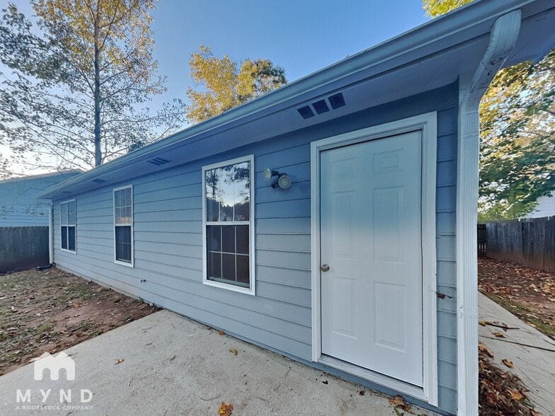 Building Photo - 801 Shore Dr