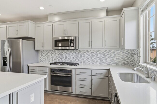 Building Photo - 621 Cinnamon Cir