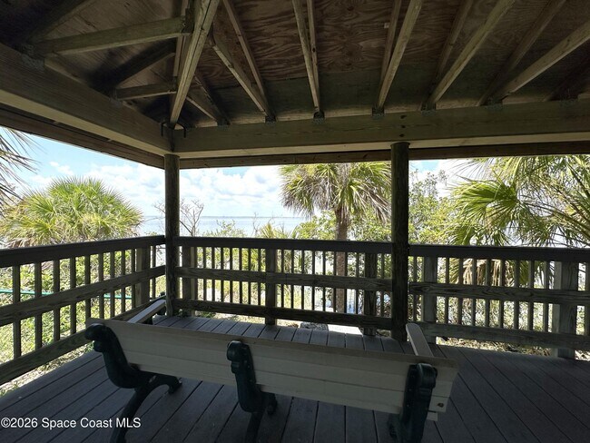 Building Photo - 616 Manatee Bay Dr