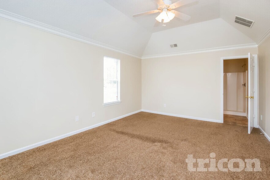 Building Photo - 3546 Riverview Club Dr