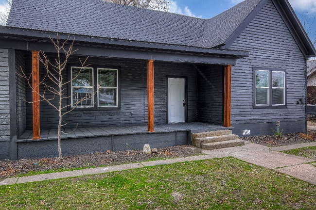 Building Photo - 1413 W Bankhead Hwy
