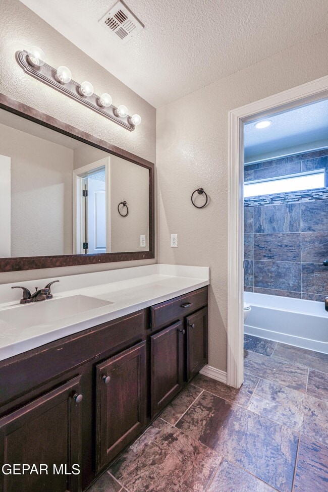 Building Photo - 5525 Valley Cedar Dr