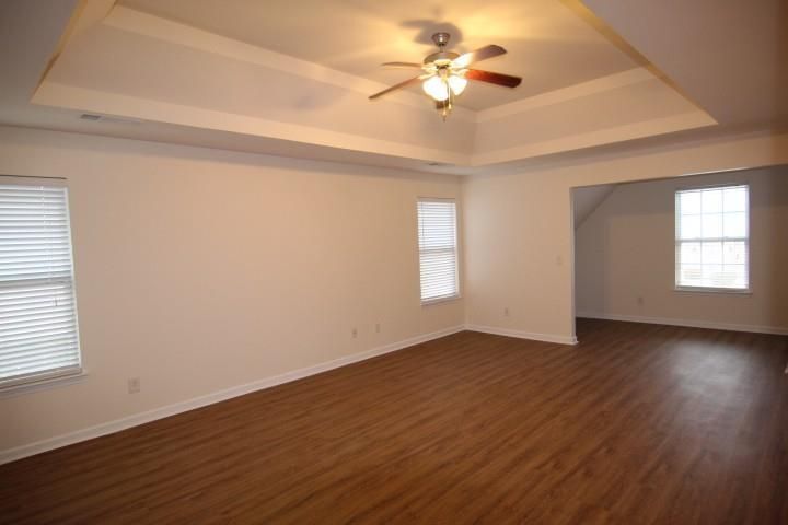 Building Photo - 700 Moonlight Way