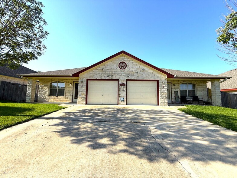 Primary Photo - 1306 Powder River Dr