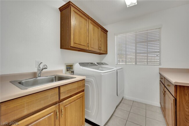 Building Photo - 7595 W Camero Ave