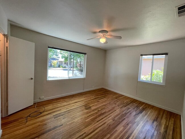 Building Photo - 705 W Roseburg Ave