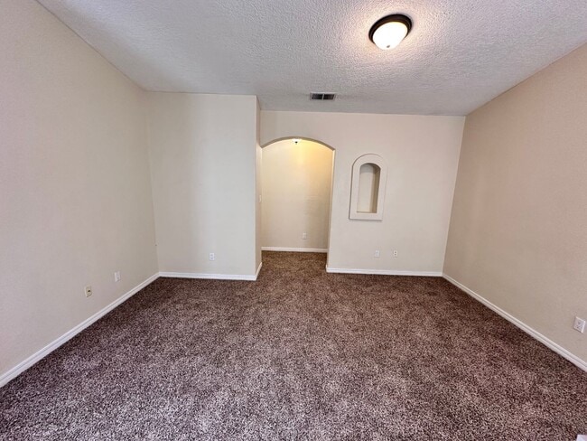 Building Photo - 6535 Tierra Prieta Ave NW