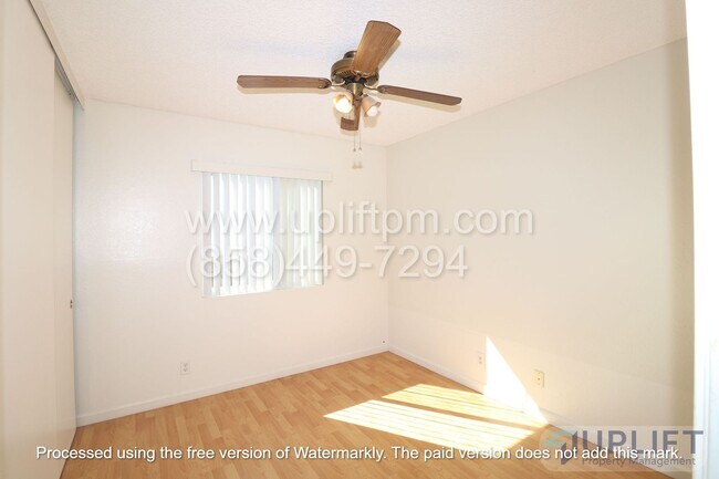 Building Photo - 4 bed, 2 Bath Home With Fenced Yard and attached 2 Car Garage